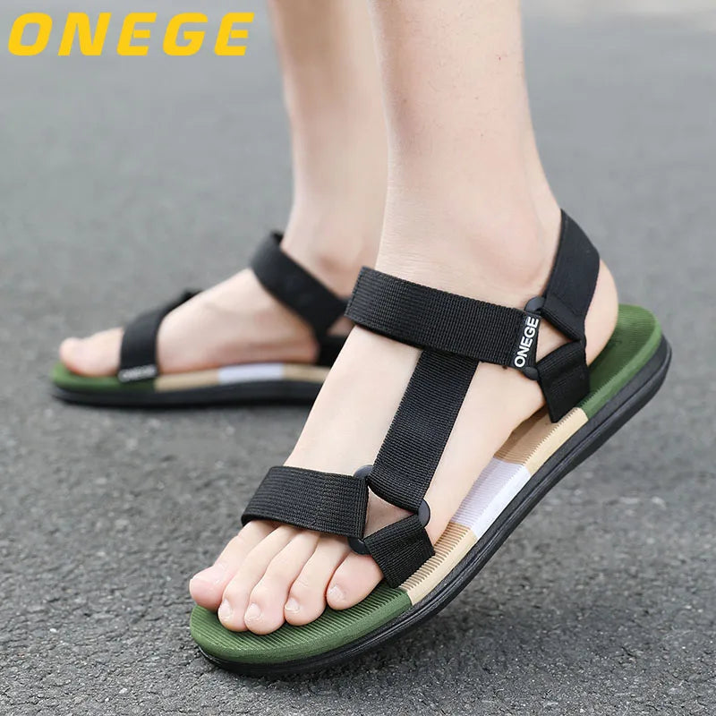 Bequeme Sandalen und Turnschuhe für Herren