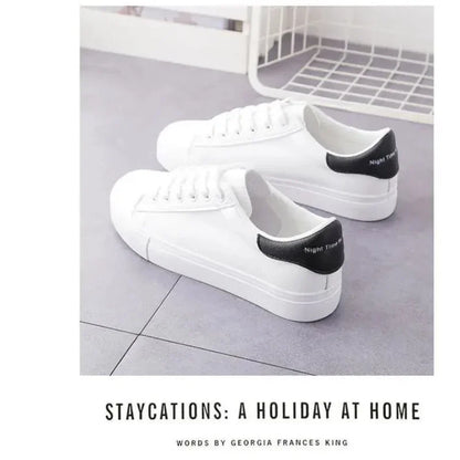 Chaussures décontractées en cuir à semelle épaisse avec broderie de roses d'automne