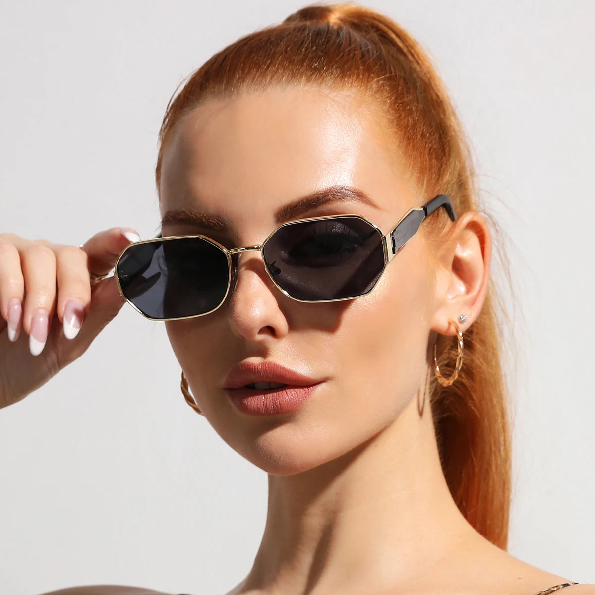 Lunettes de soleil rectangulaires rétro en métal pour femmes