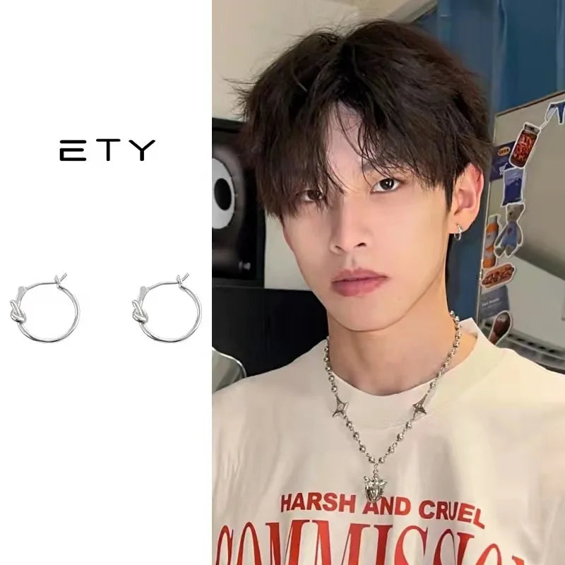 Boucles d'oreilles minimalistes en acier titane pour hommes - Goujons ronds noirs à goutte d'huile