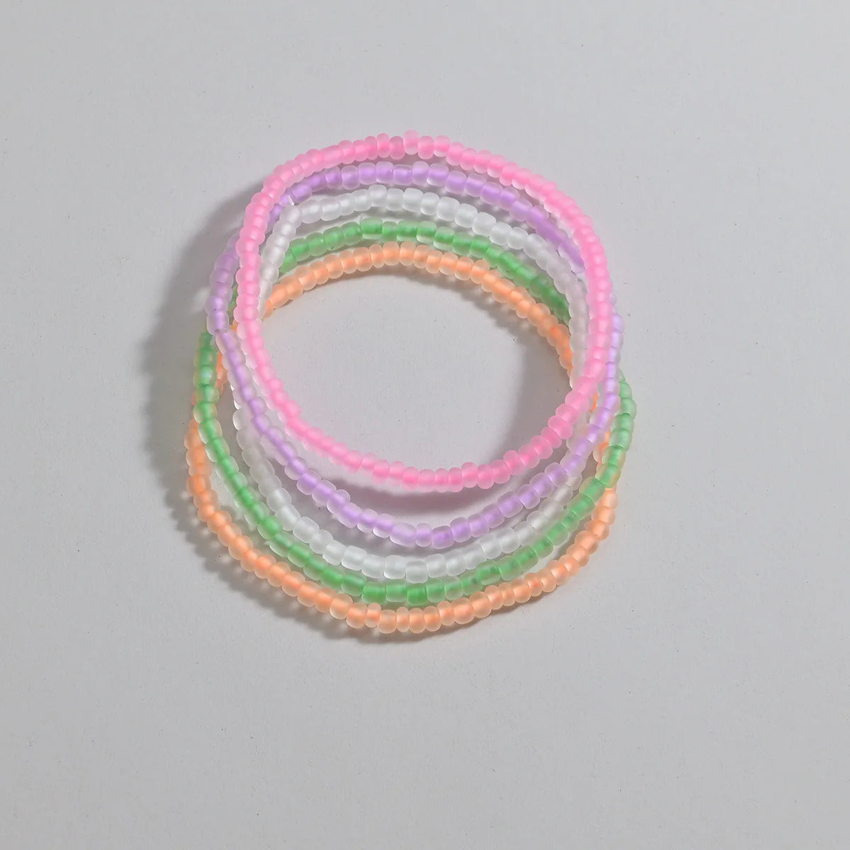 Leuchtendes Regenbogen-Fußkettchen-Set aus Acryl-Reisperlen für Damen – Elastisches, farbenfrohes Fußkettchen