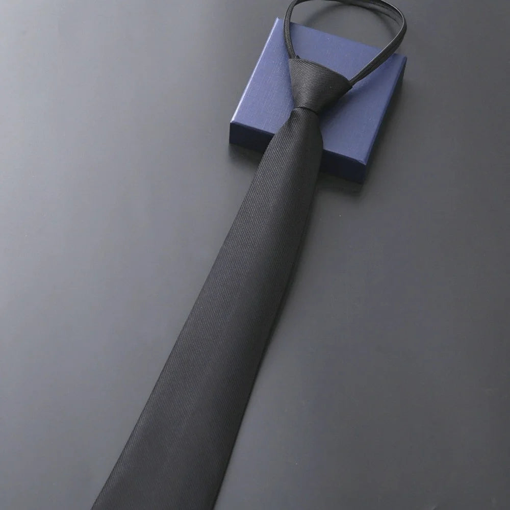 8 cm lange, vorgebundene, gestreifte Krawatte mit Reißverschluss