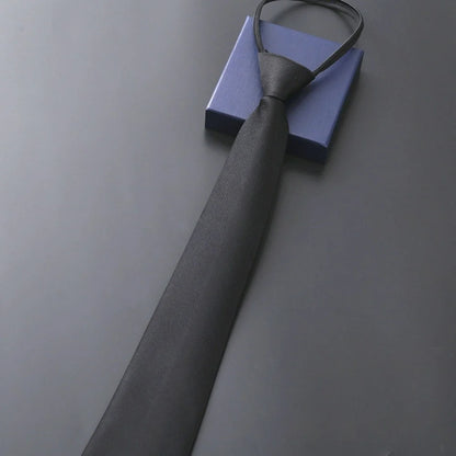 8 cm lange, vorgebundene, gestreifte Krawatte mit Reißverschluss