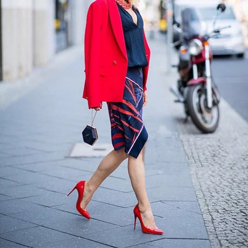 Damenschuhe mit spitzer Zehenpartie und Stilettoabsatz