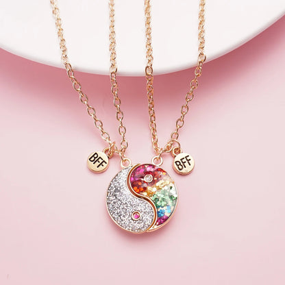 2 herzförmige Magnet-Panda-Halsketten