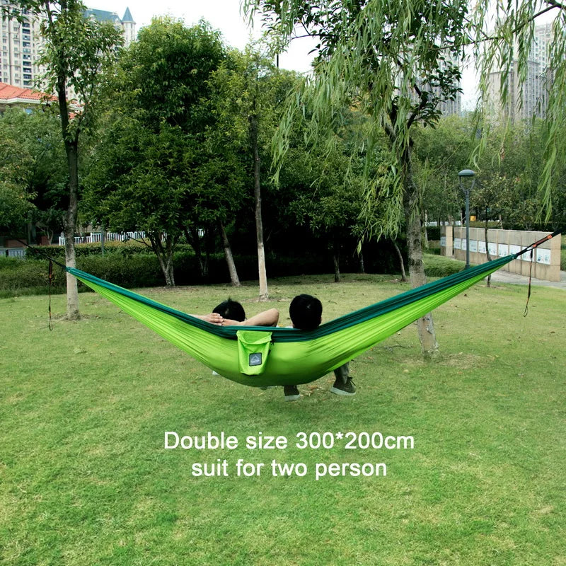 Einzel- und Doppel-Fallschirmhängematten für Glück im Freien