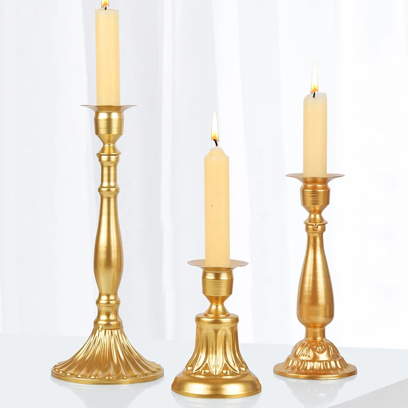 Kerzenhalter aus Metall im europäischen Stil für die Inneneinrichtung
