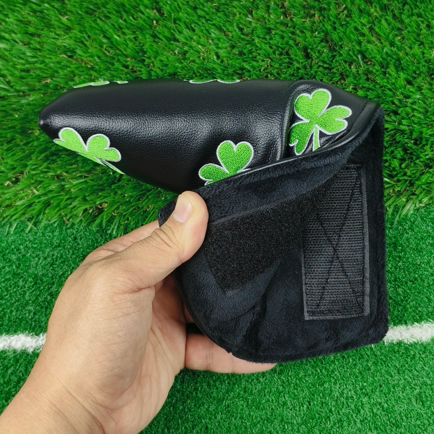 Putter avec housse de protection pour le golf