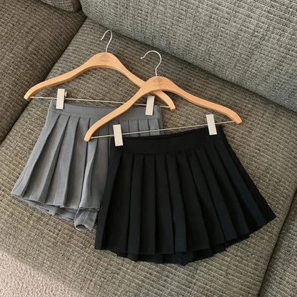 Chic ZOKI Pleated Mini Skirt