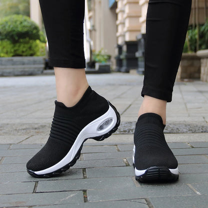 Damen-Wanderschuhe – Atmungsaktive Flyknit-Socken-Sneaker, leichte Slipper