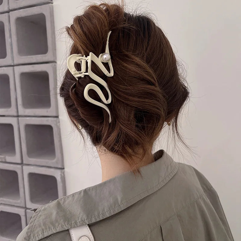 Irregular Metal Pearl Hair Claw Clips for Women – Alloy Barrettes