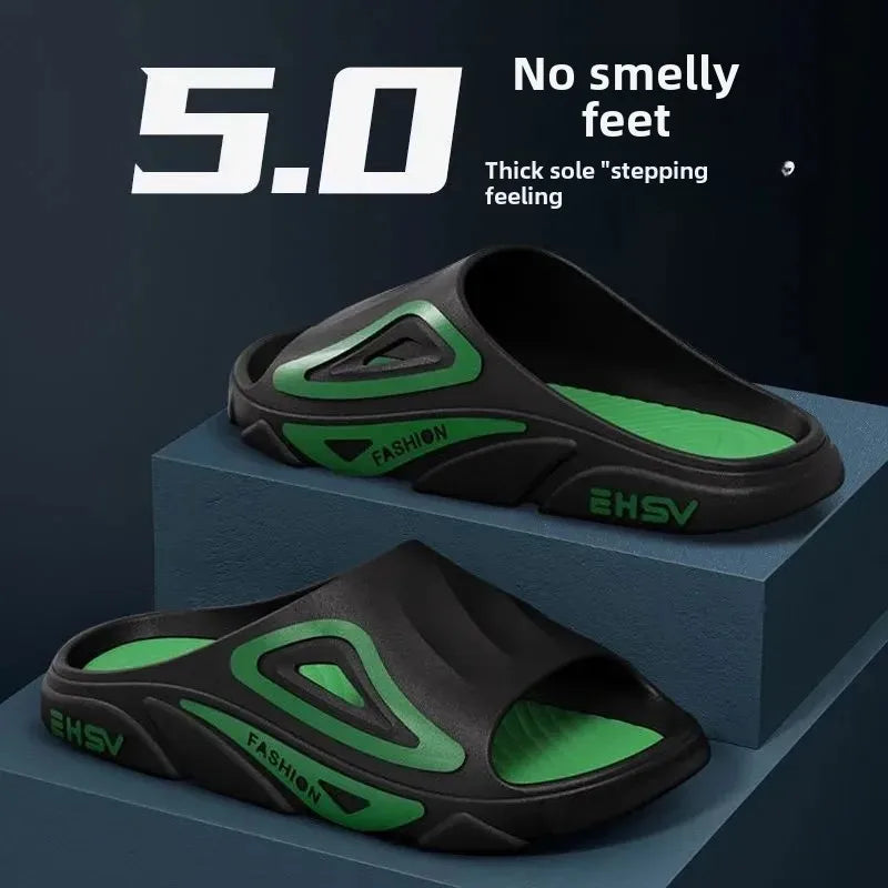 Lässige Slipper mit dicker Sohle für den Innen- und Außenbereich