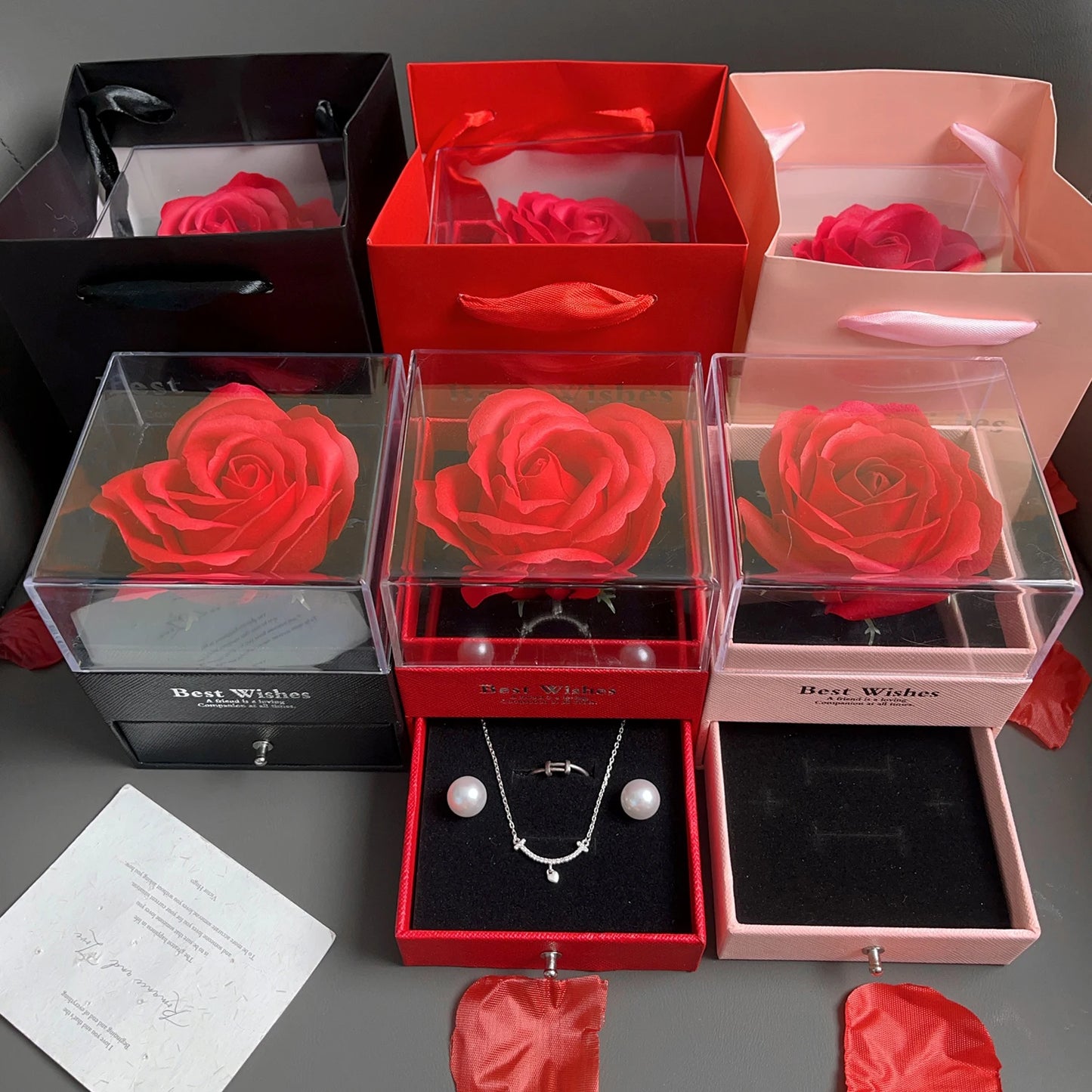 Geschenkbox zum Valentinstag, funkelnde Herz-Liebeskette mit luxuriösen Rosen-Geschenkboxen