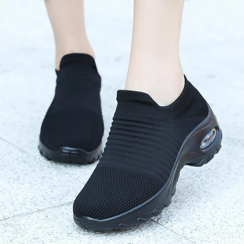 Damen-Wanderschuhe – Atmungsaktive Flyknit-Socken-Sneaker, leichte Slipper