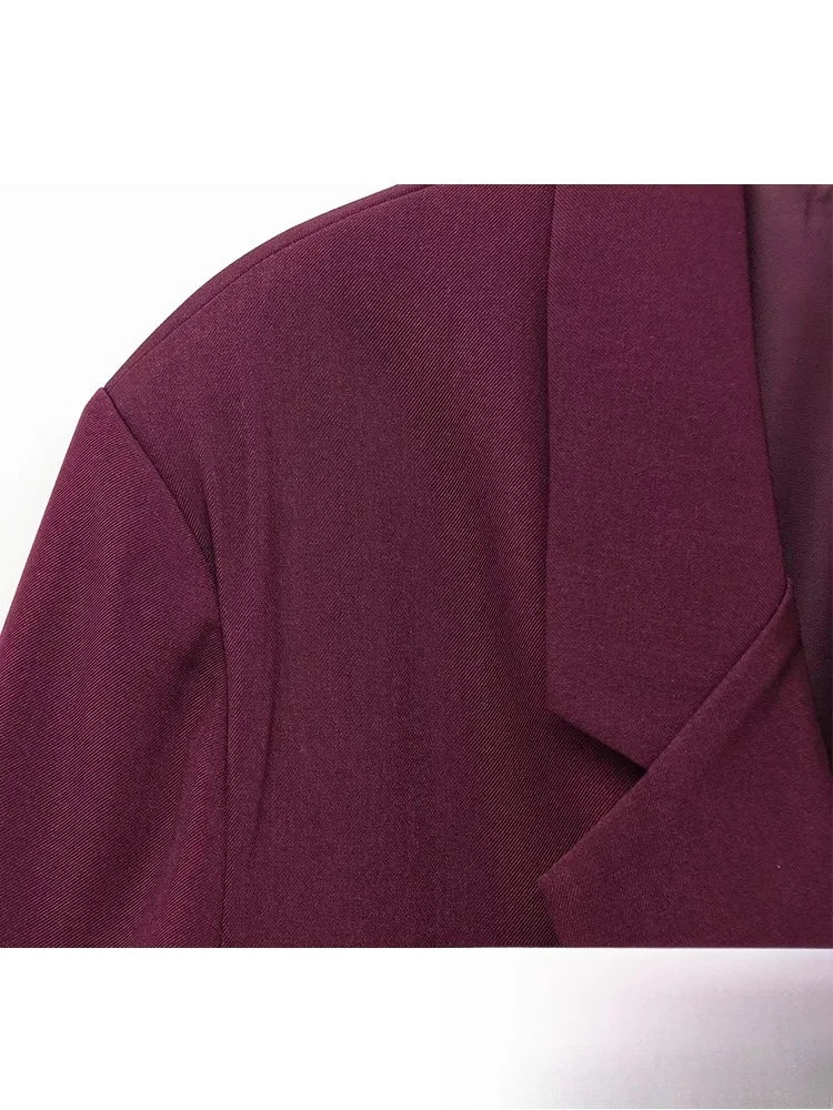 Damenblazer mit fallendem Revers und einem Knopf sowie gerader, locker sitzender Hosenanzug