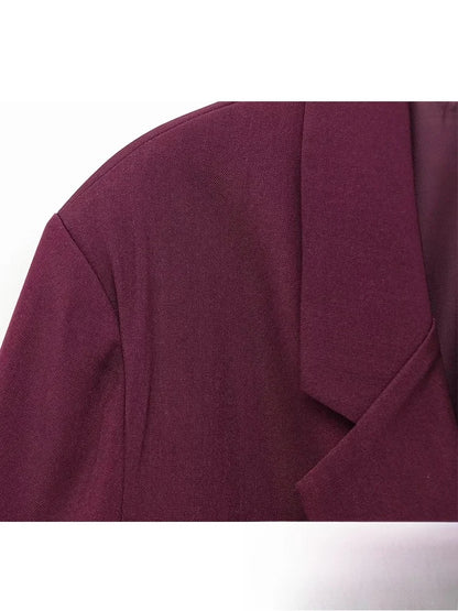 Damenblazer mit fallendem Revers und einem Knopf sowie gerader, locker sitzender Hosenanzug