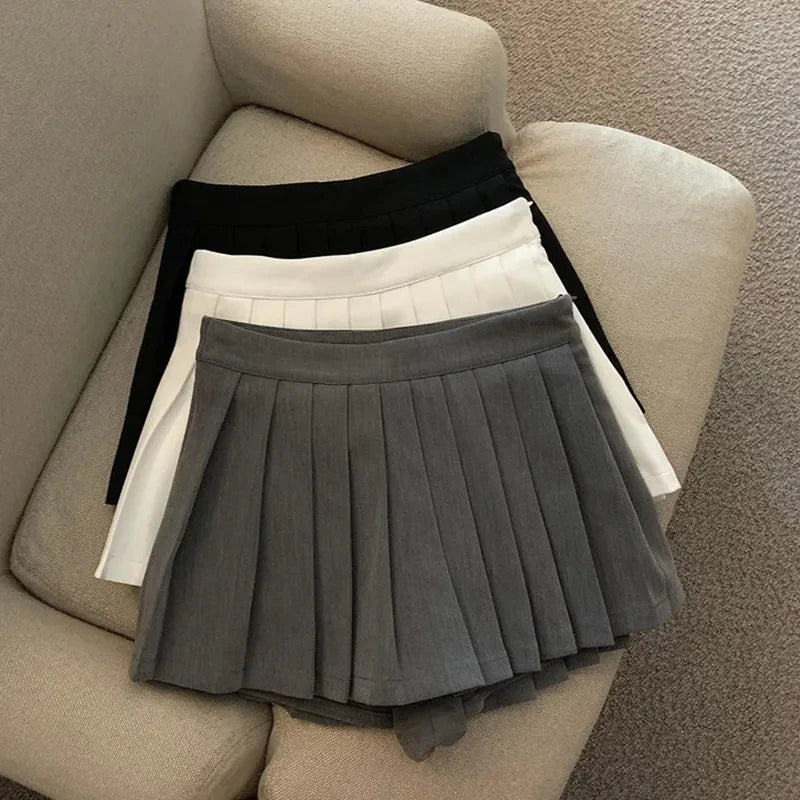 Chic ZOKI Pleated Mini Skirt