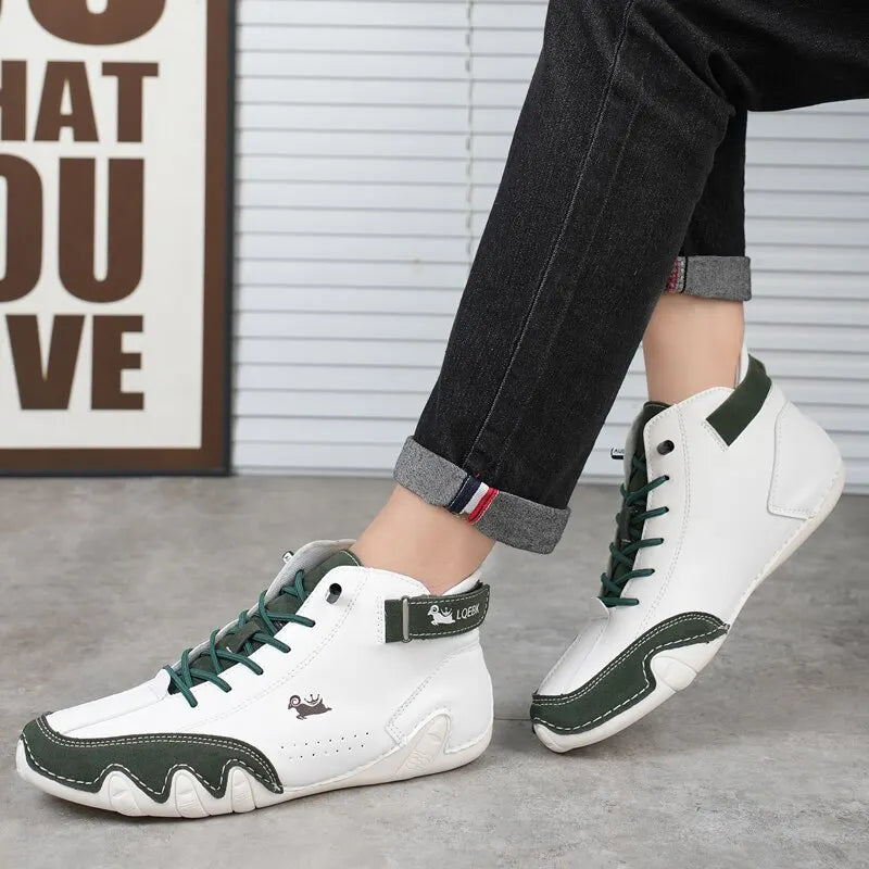 Herren-Winterstiefel mit hohem Schaft und Schnürung aus Leder