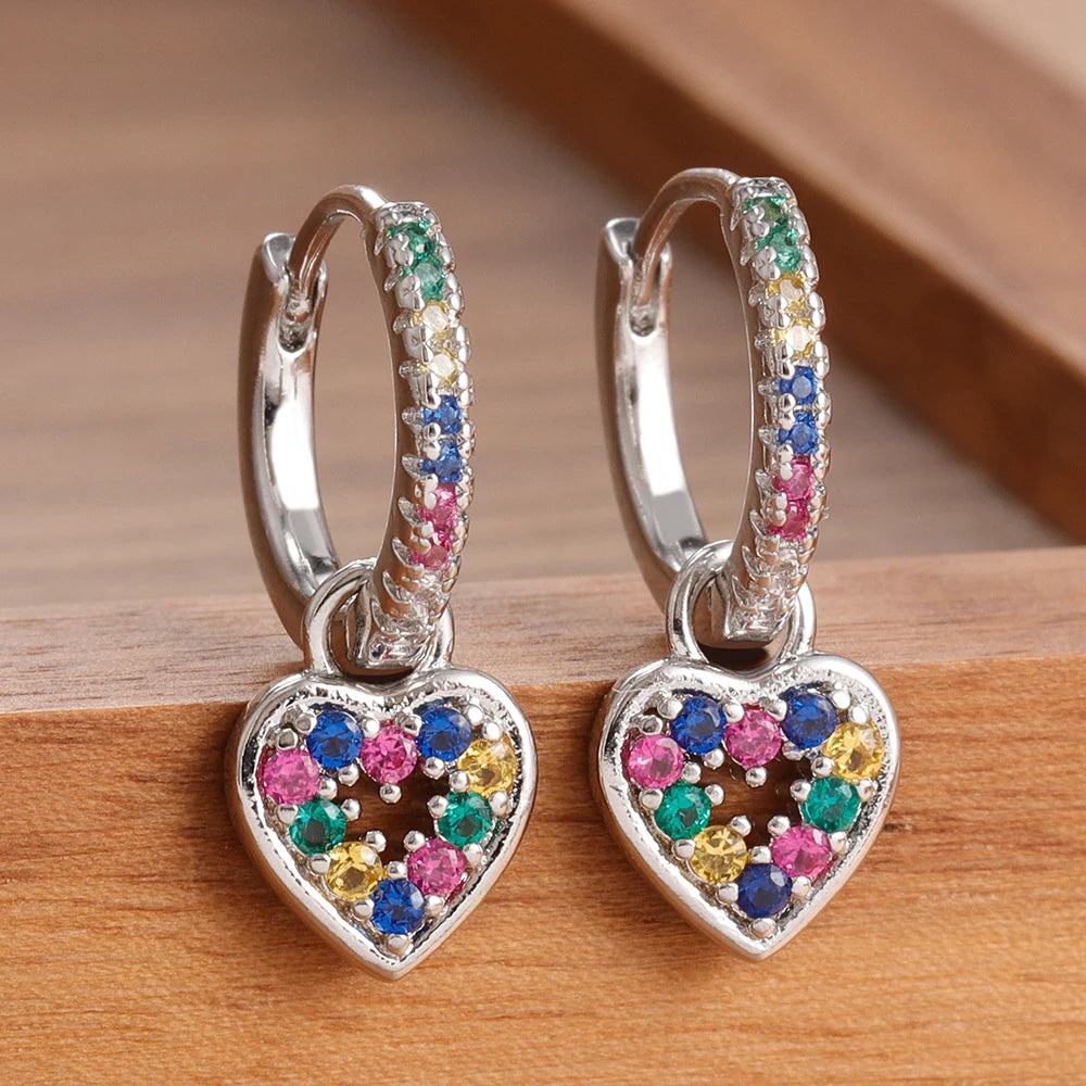 Herzförmige Ohrhänger mit farbigen Zirkonia für Damen