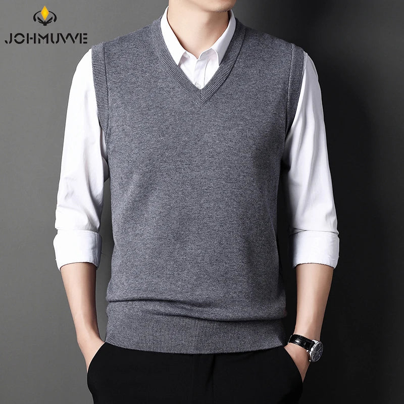 JOHMUVVE Retro V-Neck Wool Knit Vest

