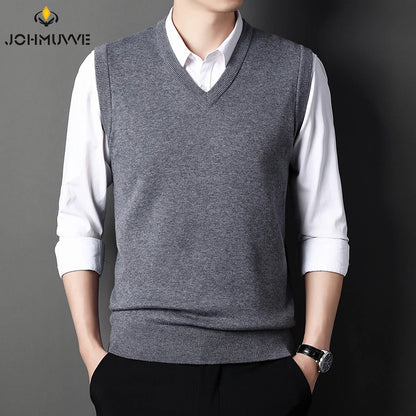 JOHMUVVE Retro V-Neck Wool Knit Vest
