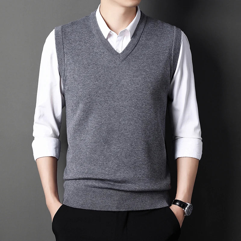 JOHMUVVE Retro V-Neck Wool Knit Vest
