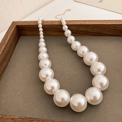 White pearl bracelet

