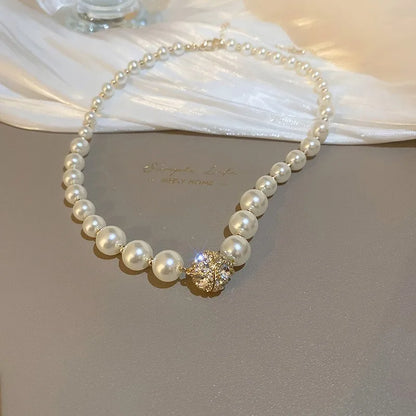 White pearl bracelet

