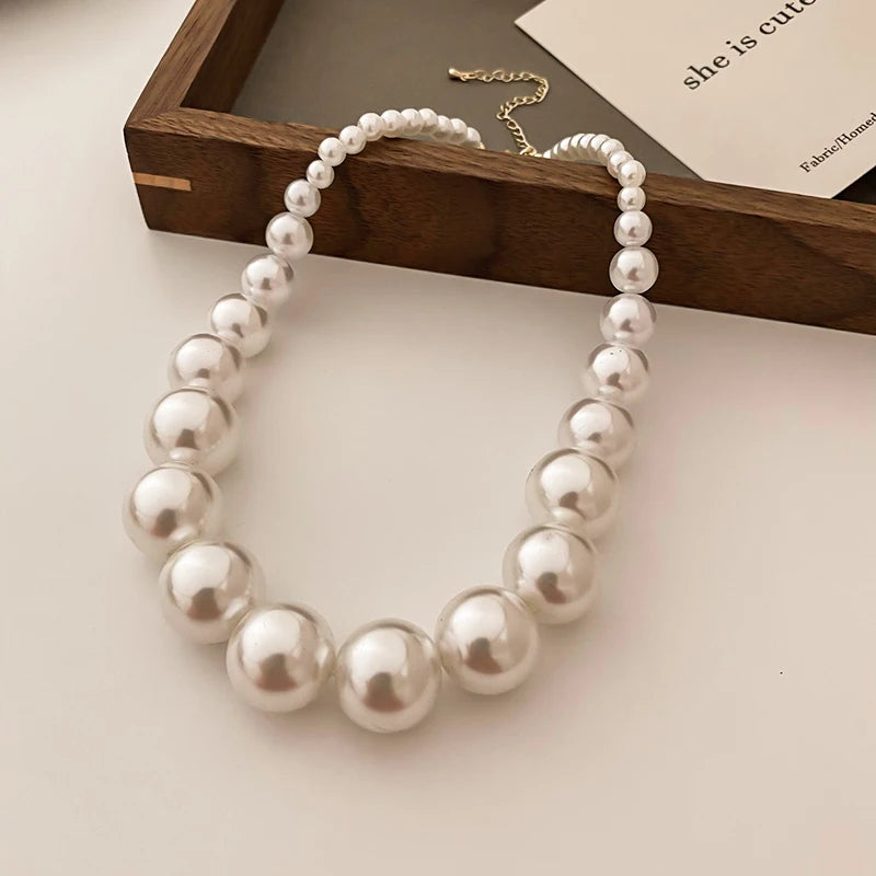 White pearl bracelet

