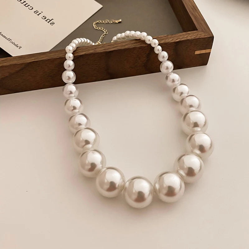 White pearl bracelet

