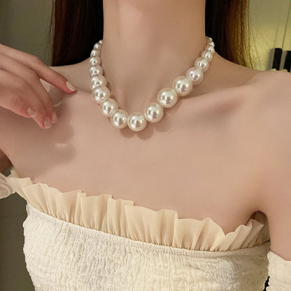 White pearl bracelet

