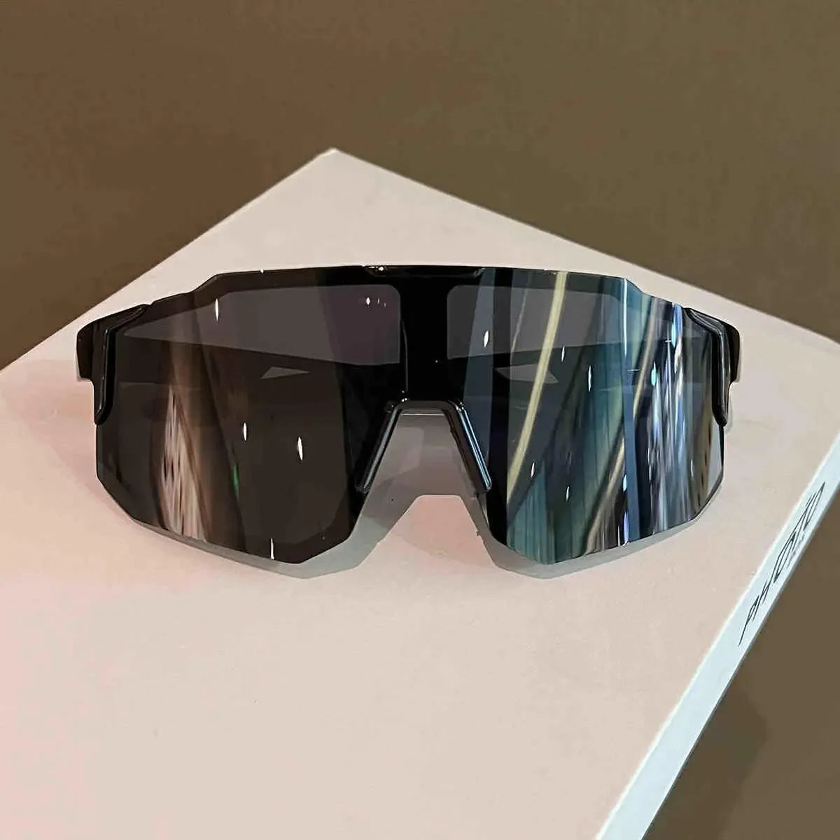 Windproof Anti-Ultraviolet Photochromic Polarized Sunglasses