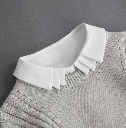 white detachable collar
