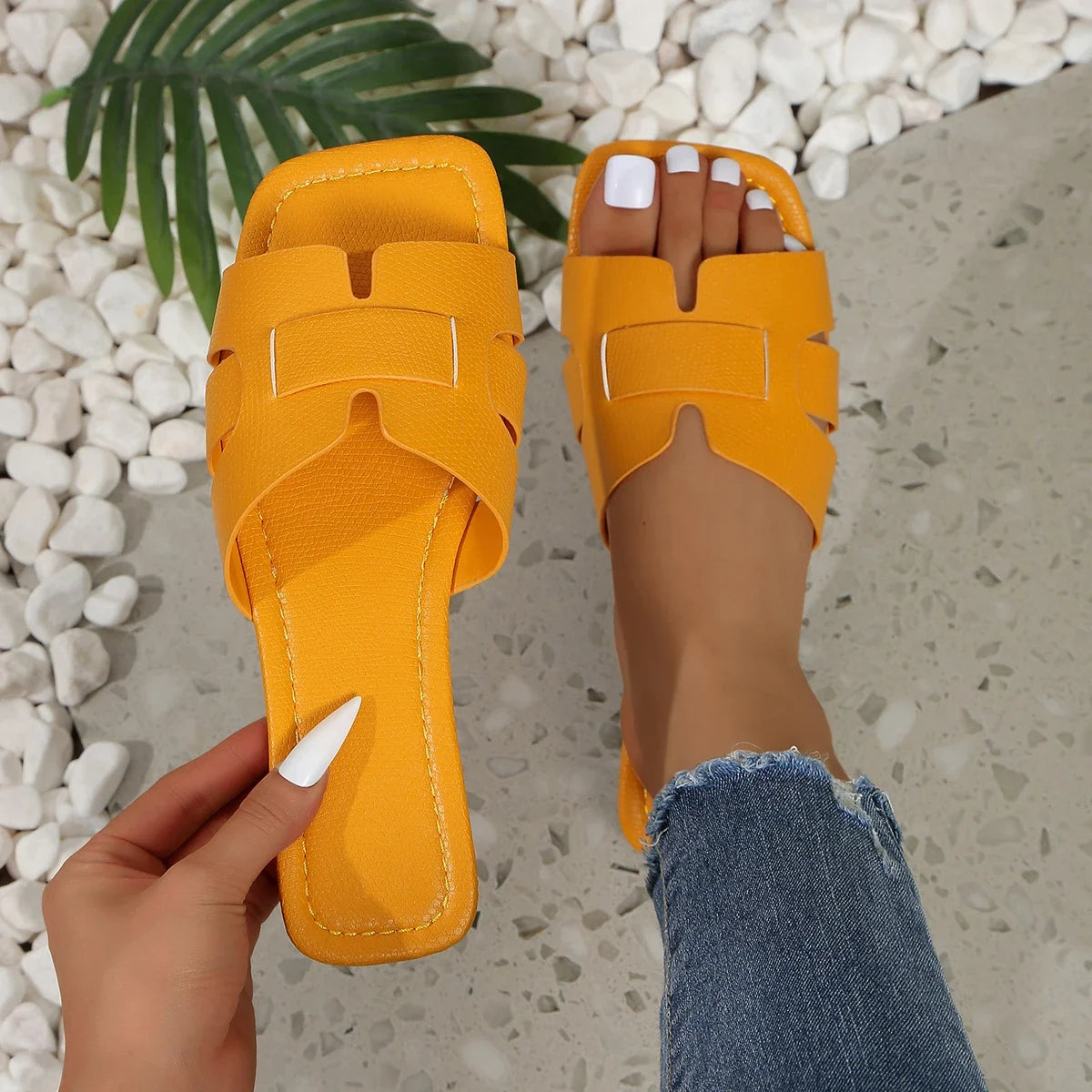Women's Flat Outdoor Sandals


