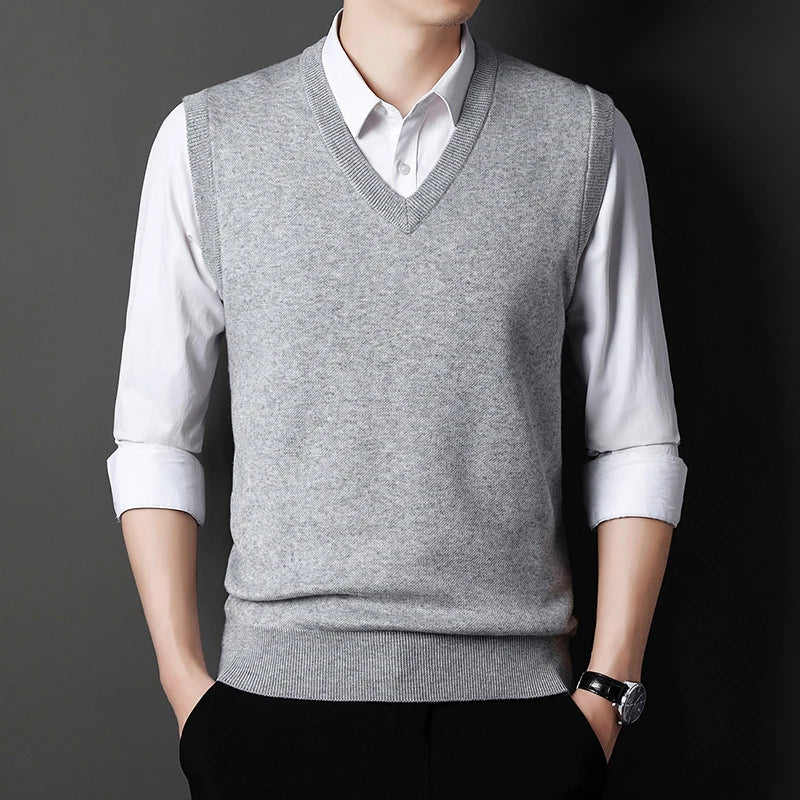JOHMUVVE Retro V-Neck Wool Knit Vest
